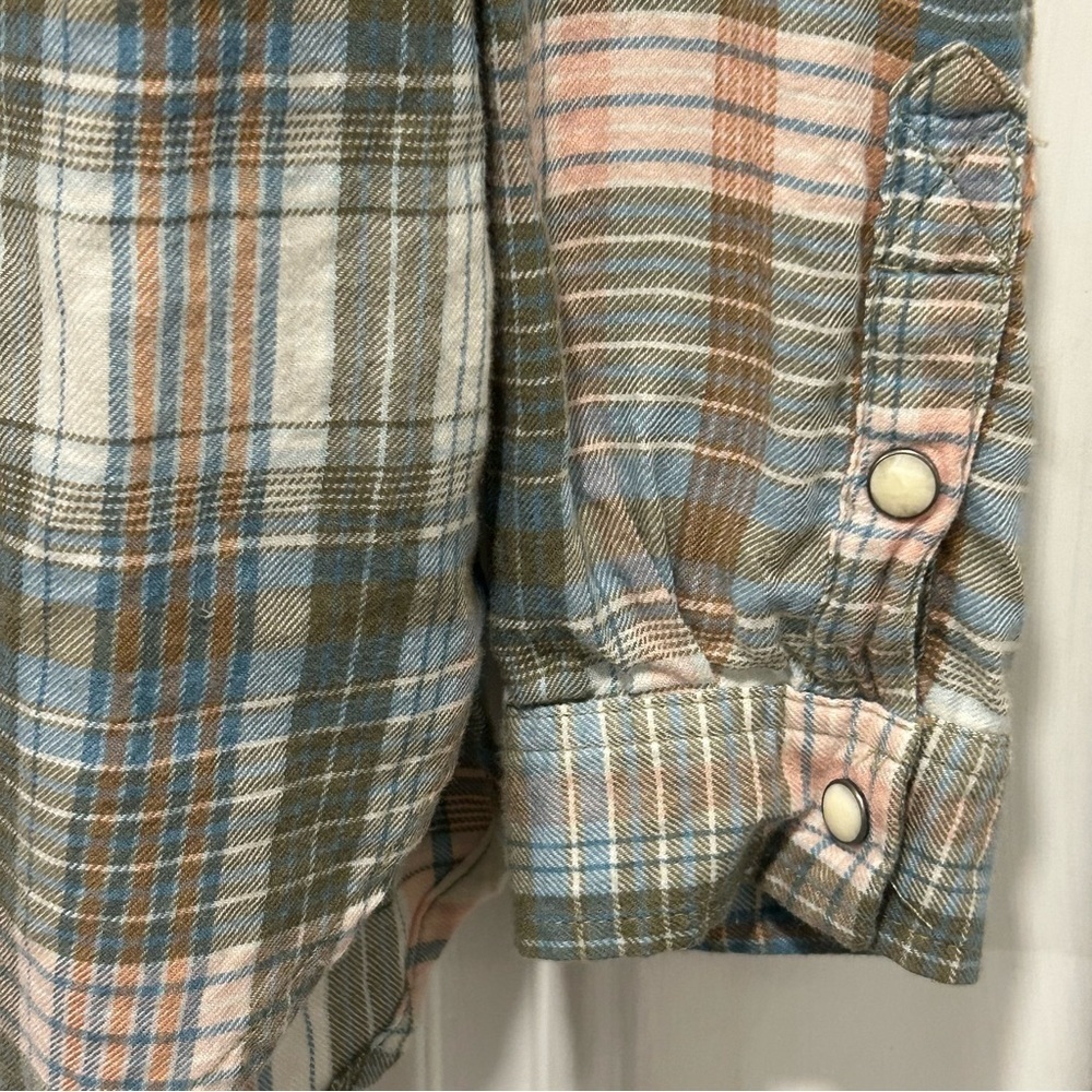 American Eagle Men’s pearl snap Plaid Flannel Long Sleeve Shirt Size Small - Picture 3 of 12